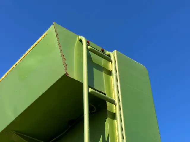 日野 プロフィア QKG-FS1EKDAの写真28