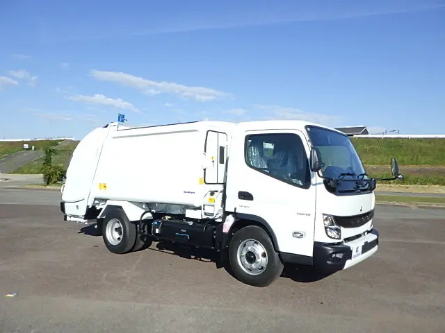 三菱 キャンター 2PG-FEB90(2WD)の写真2