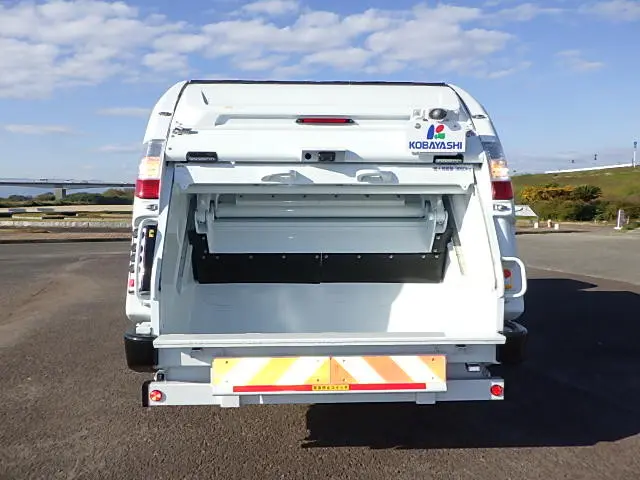 三菱 キャンター 2PG-FEB90(2WD)の写真5
