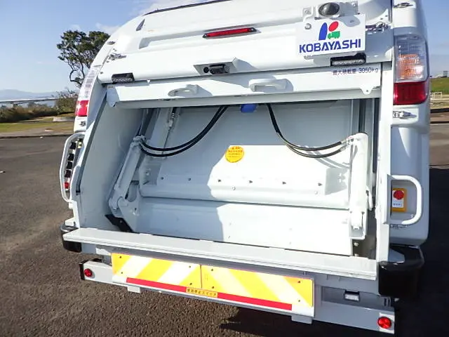 三菱 キャンター 2PG-FEB90(2WD)の写真7