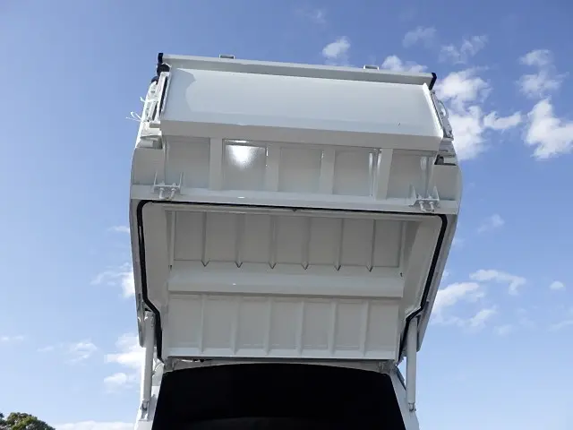 三菱 キャンター 2PG-FEB90(2WD)の写真10