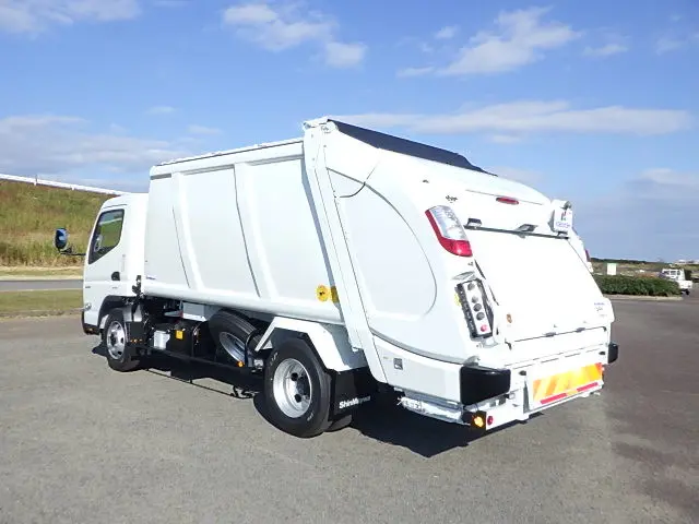 三菱 キャンター 2PG-FEB90(2WD)の写真3