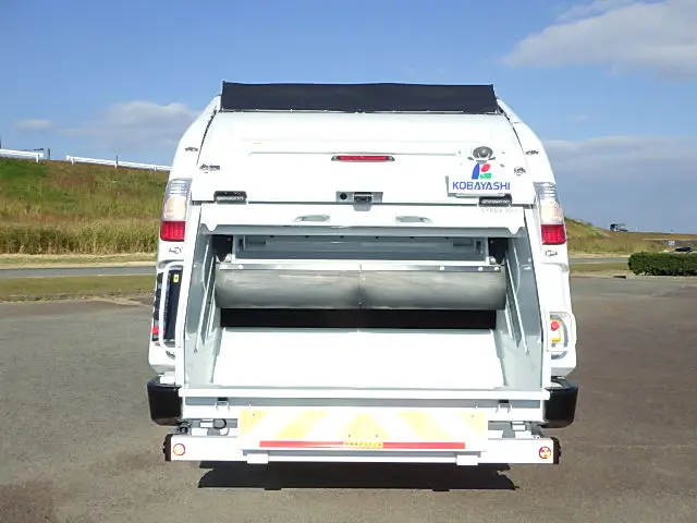 三菱 キャンター 2PG-FEB90(2WD)の写真5
