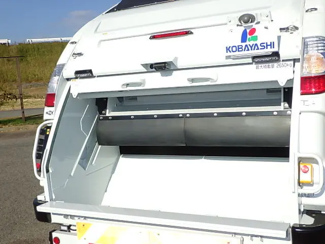 三菱 キャンター 2PG-FEB90(2WD)の写真6