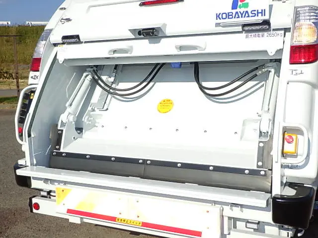 三菱 キャンター 2PG-FEB90(2WD)の写真7