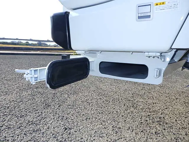 三菱 キャンター 2PG-FEB90(2WD)の写真15