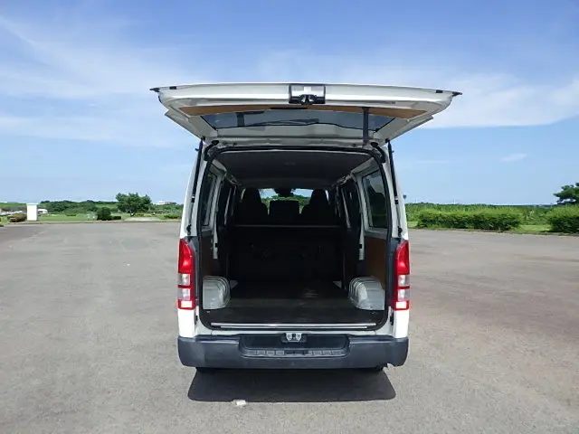 トヨタ レジアスエース QDP-GDH201V(2WD)の写真16