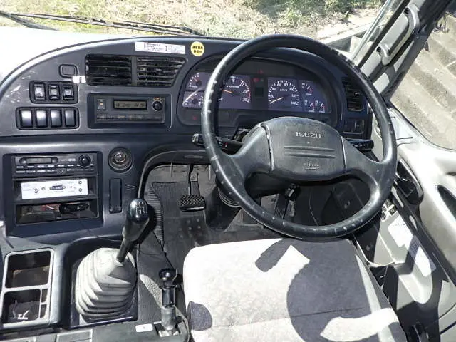 いすゞ ギガ QKG-CXZ77AT(2WD)の写真26