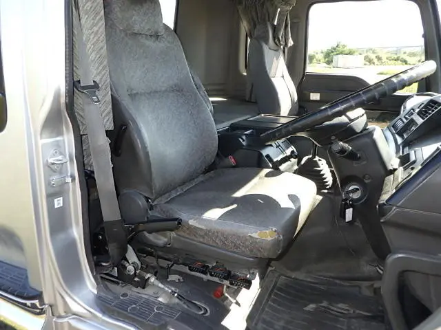 いすゞ ギガ QKG-CXZ77AT(2WD)の写真27