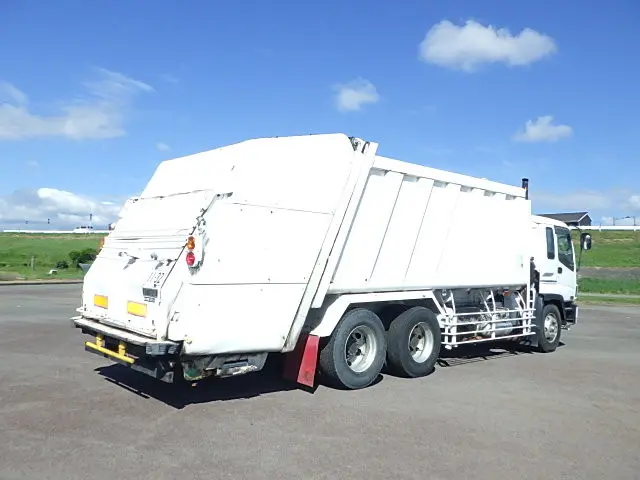 いすゞ ギガ KL-CYM73Q3(6x2)の写真4