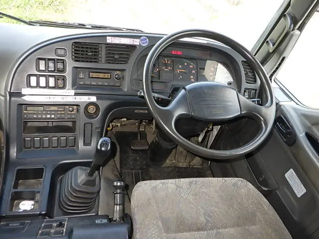 いすゞ ギガ KL-CYM73Q3(6x2)の写真25