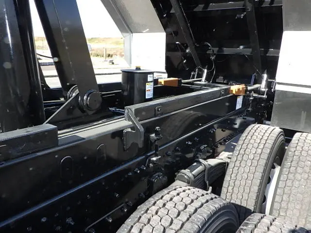 日野 プロフィア 2DG-FS1AJE(6x4)の写真15