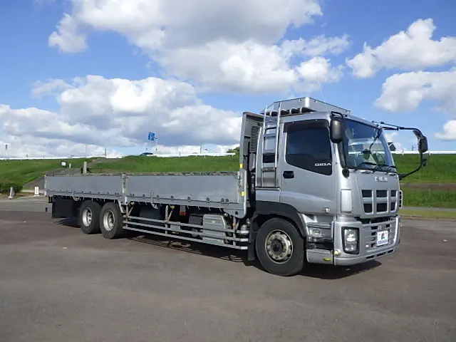 いすゞ ギガ QKG-CYL77A(6x4)の写真2