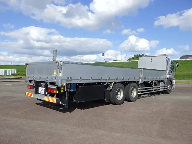 いすゞ ギガ QKG-CYL77A(6x4)の写真4