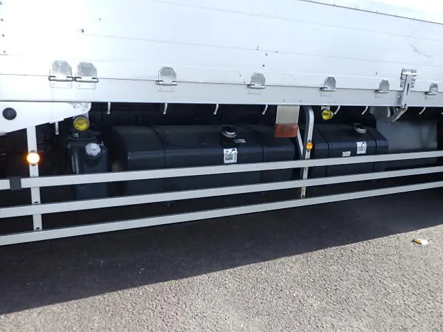 いすゞ ギガ QKG-CYL77A(6x4)の写真17