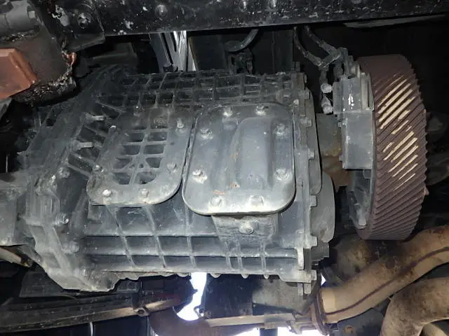 いすゞ ギガ QKG-CYL77A(6x4)の写真18