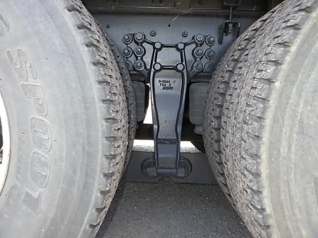 いすゞ ギガ QKG-CYL77A(6x4)の写真20