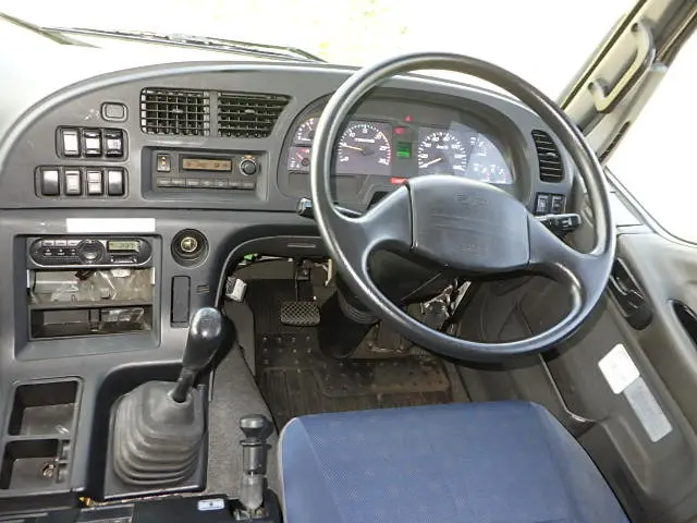 いすゞ ギガ QKG-CYL77A(6x4)の写真25