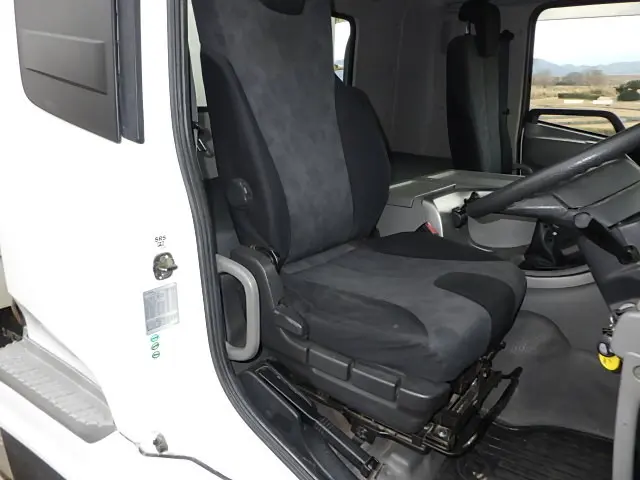 UD クオン QKG-CW5XL(6x4)の写真26