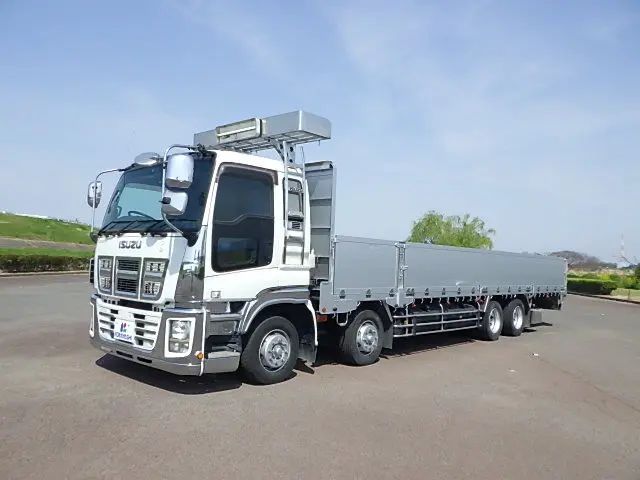 いすゞ ギガ LKG-CYJ77A(8x4)の写真1