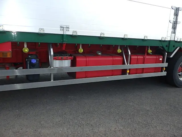 日野 プロフィア 2DG-FR1AHG(6x2)の写真17