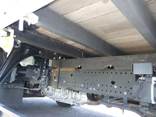 いすゞ フォワード 2RG-FRR90S2(2WD)の写真15