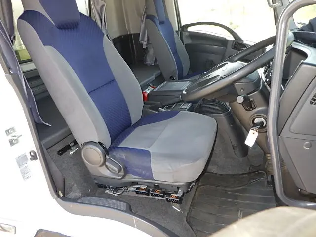 いすゞ フォワード 2RG-FRR90S2(2WD)の写真25