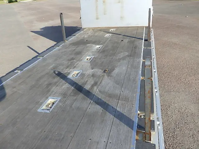 いすゞ フォワード 2RG-FRR90T2(2WD)の写真9