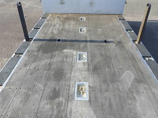 いすゞ フォワード 2RG-FRR90T2(2WD)の写真11