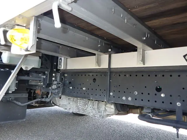 いすゞ フォワード 2RG-FRR90T2(2WD)の写真17