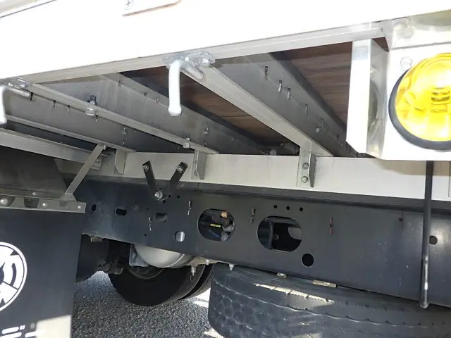 いすゞ フォワード 2RG-FRR90T2(2WD)の写真18