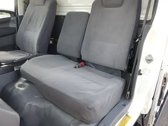 いすゞ エルフ TKG-NMR85N(2WD)の写真21
