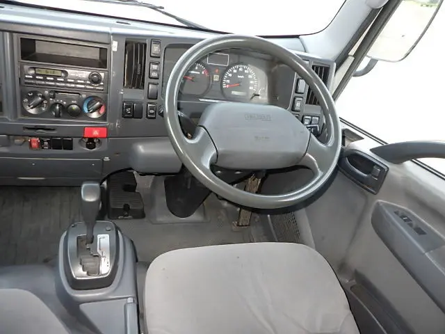 いすゞ エルフ TKG-NMR85N(2WD)の写真22