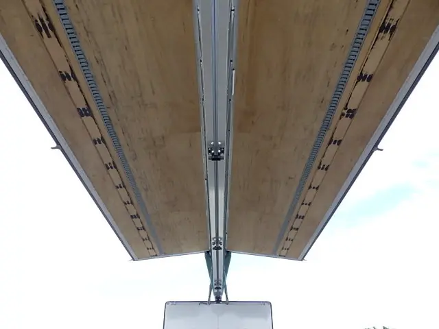 日野 プロフィア 2DG-FW1AHG(8x4)の写真9