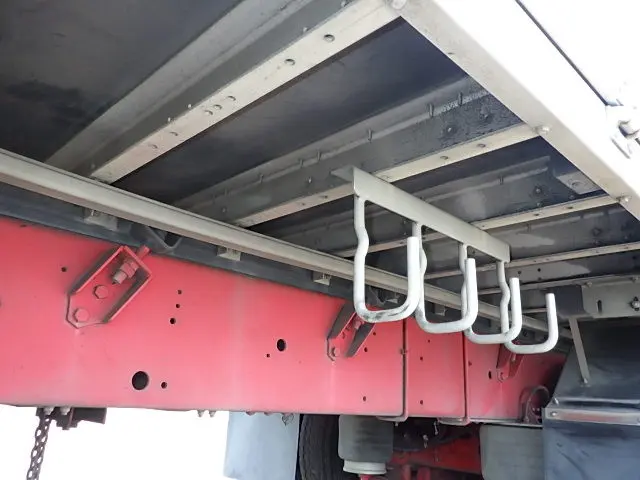 いすゞ ギガ QPG-CYL77B(6x2)の写真14