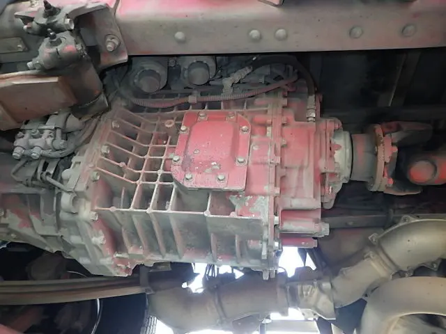 いすゞ ギガ QPG-CYL77B(6x2)の写真17