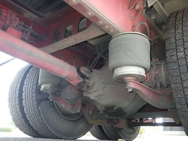 いすゞ ギガ QPG-CYL77B(6x2)の写真18
