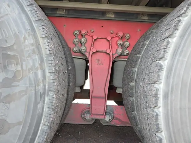 いすゞ ギガ QPG-CYL77B(6x2)の写真19