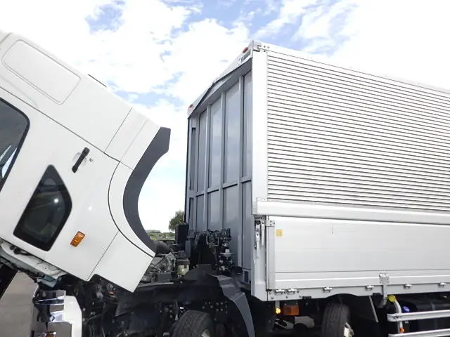 日野 プロフィア 2DG-FW1AHG(8x4)の写真27