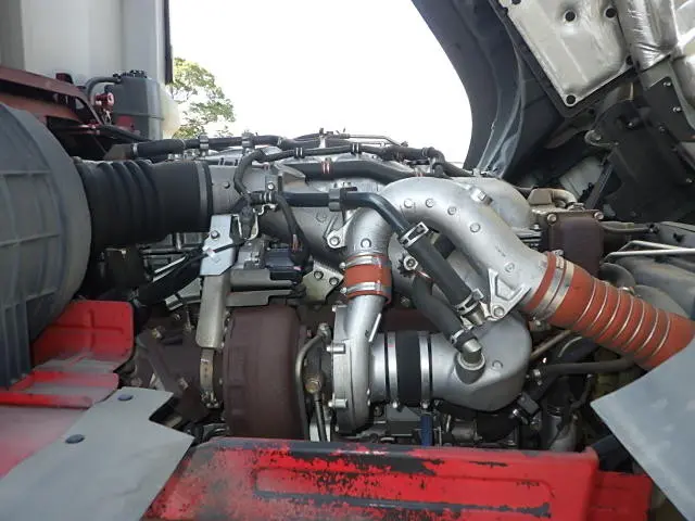 いすゞ ギガ QPG-CYL77B(6x2)の写真28