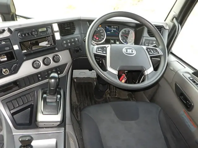 ＵＤ クオン 2PG-CG5CA(8x4)の写真25