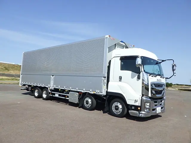 いすゞ ギガ 2KG-CYJ77C(8x4)の写真2