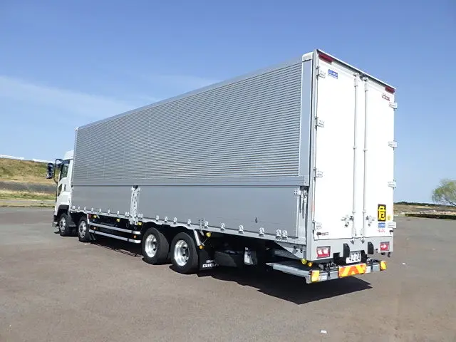 いすゞ ギガ 2KG-CYJ77C(8x4)の写真3