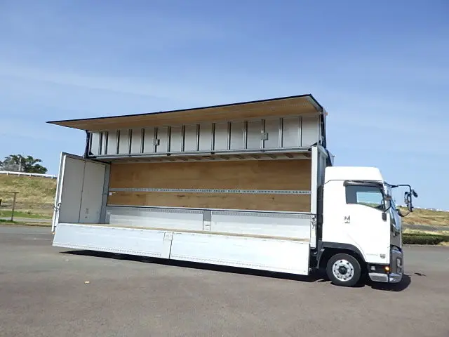 いすゞ ギガ 2KG-CYJ77C(8x4)の写真6