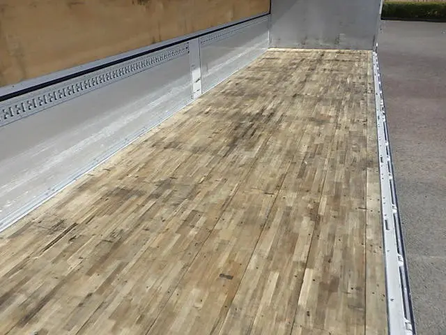 いすゞ ギガ 2KG-CYJ77C(8x4)の写真7