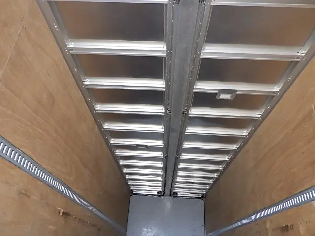 いすゞ ギガ 2KG-CYJ77C(8x4)の写真9