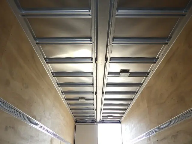 いすゞ ギガ 2KG-CYJ77C(8x4)の写真10