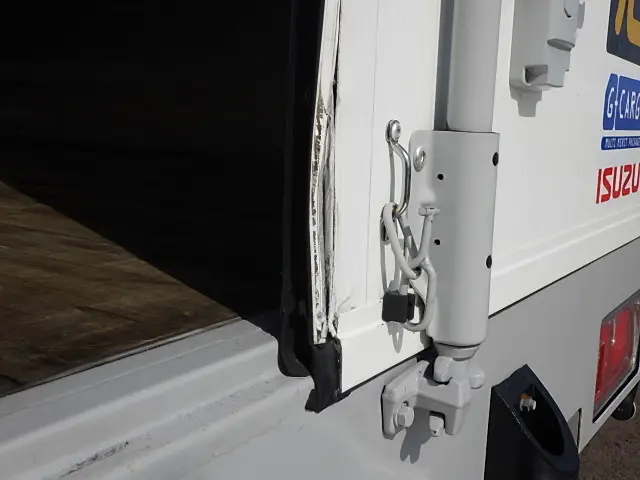 いすゞ ギガ 2KG-CYJ77C(8x4)の写真14