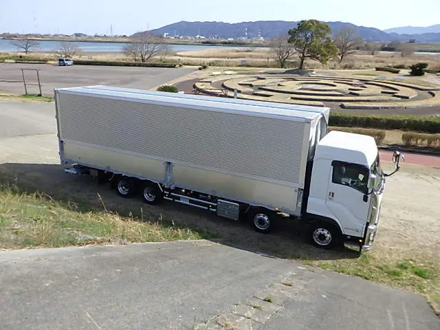 いすゞ ギガ 2KG-CYJ77C(8x4)の写真23