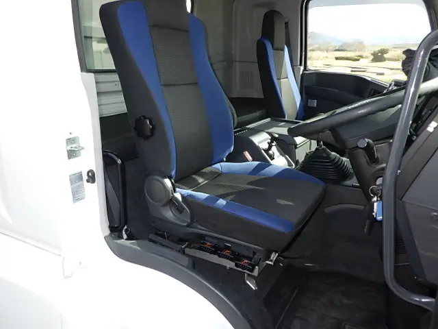 いすゞ ギガ 2KG-CYJ77C(8x4)の写真27